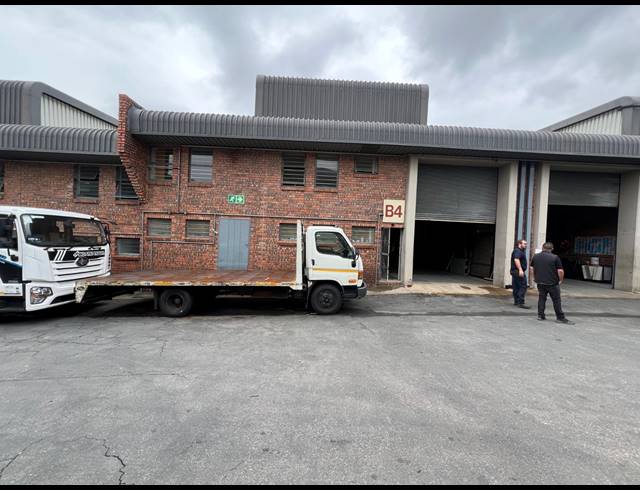 399M² WAREHOUSE TO LET IN STRIJDOMPARK